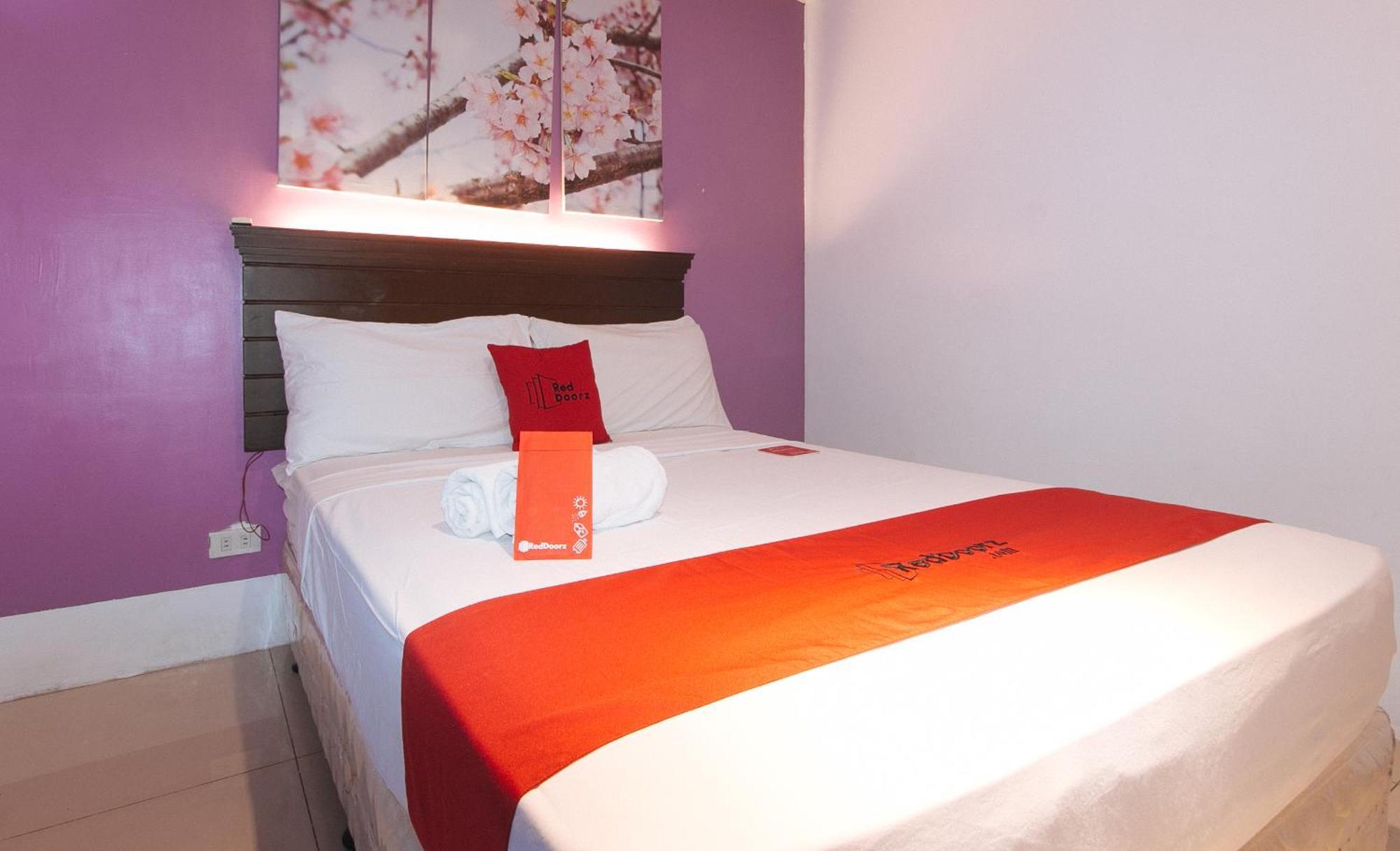 Reddoorz @ Melbourne Suites Makati Makati City ภายนอก รูปภาพ