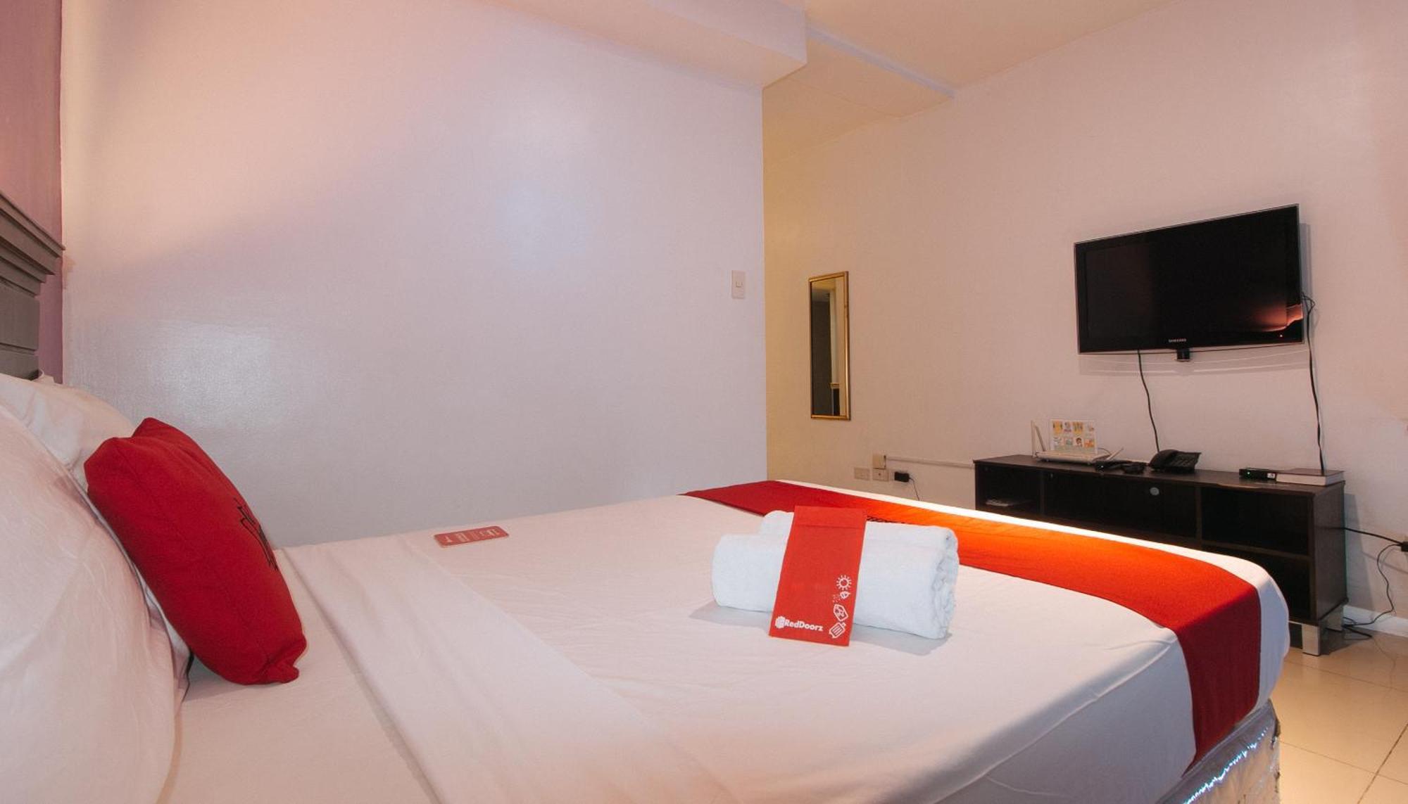 Reddoorz @ Melbourne Suites Makati Makati City ภายนอก รูปภาพ