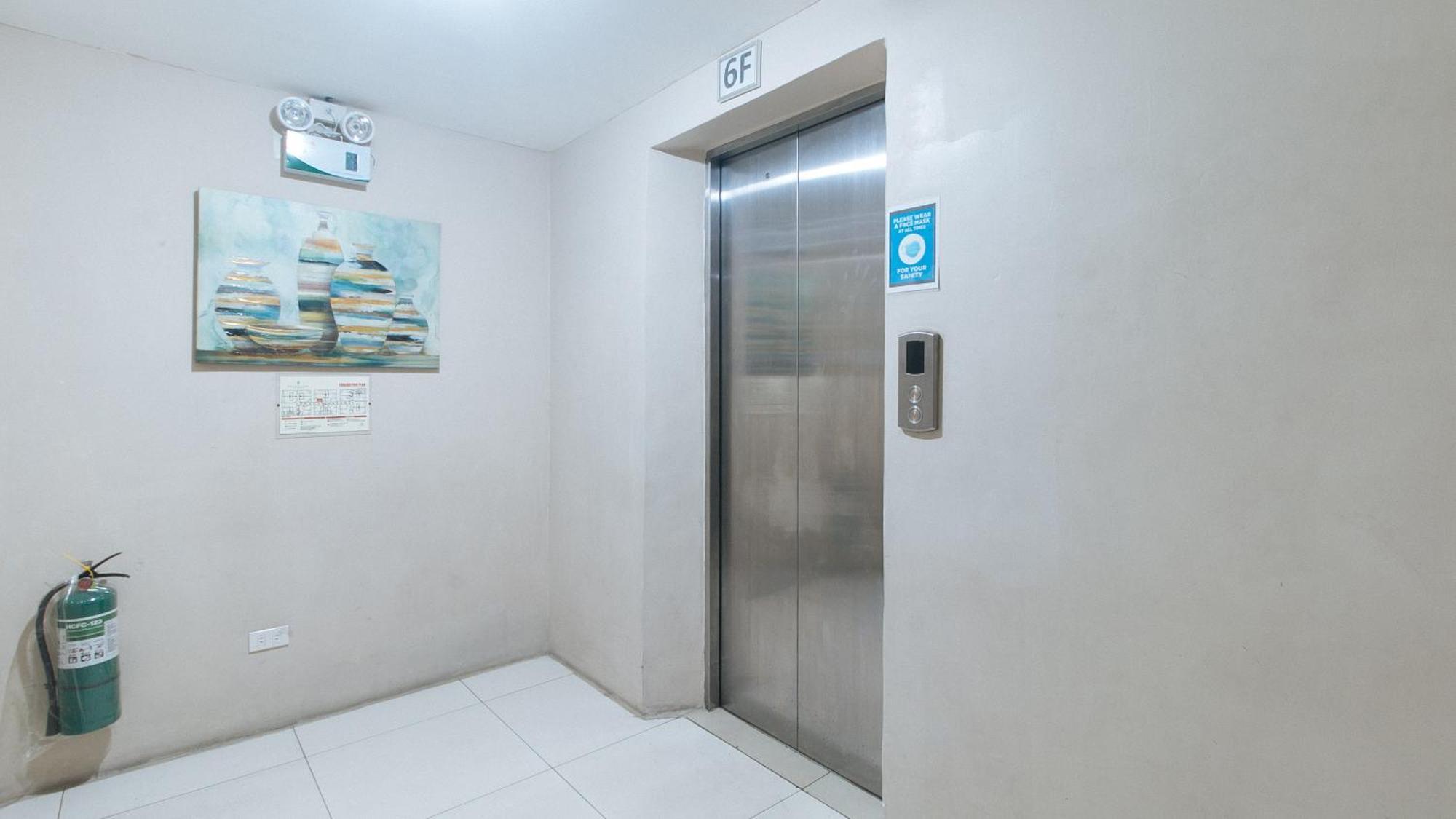 Reddoorz @ Melbourne Suites Makati Makati City ภายนอก รูปภาพ
