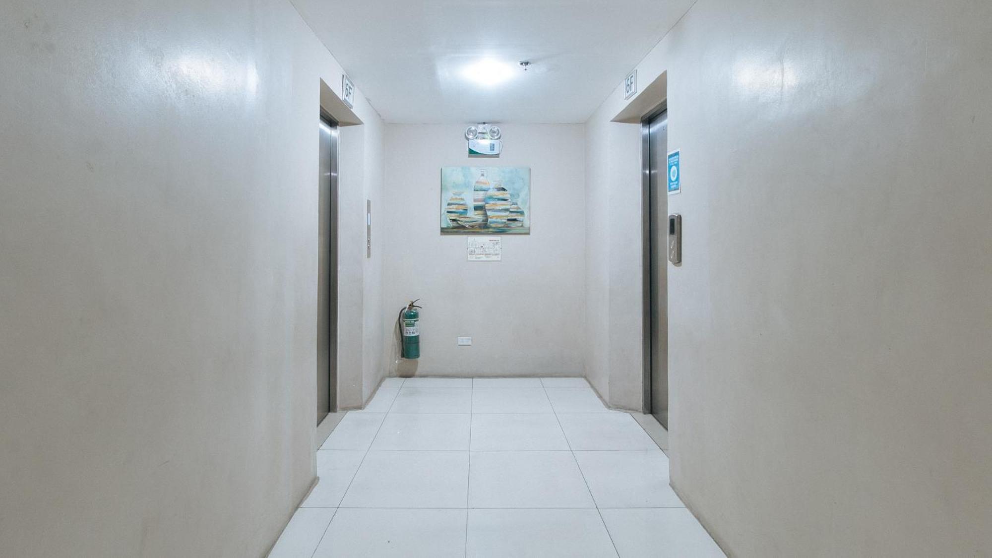 Reddoorz @ Melbourne Suites Makati Makati City ภายนอก รูปภาพ